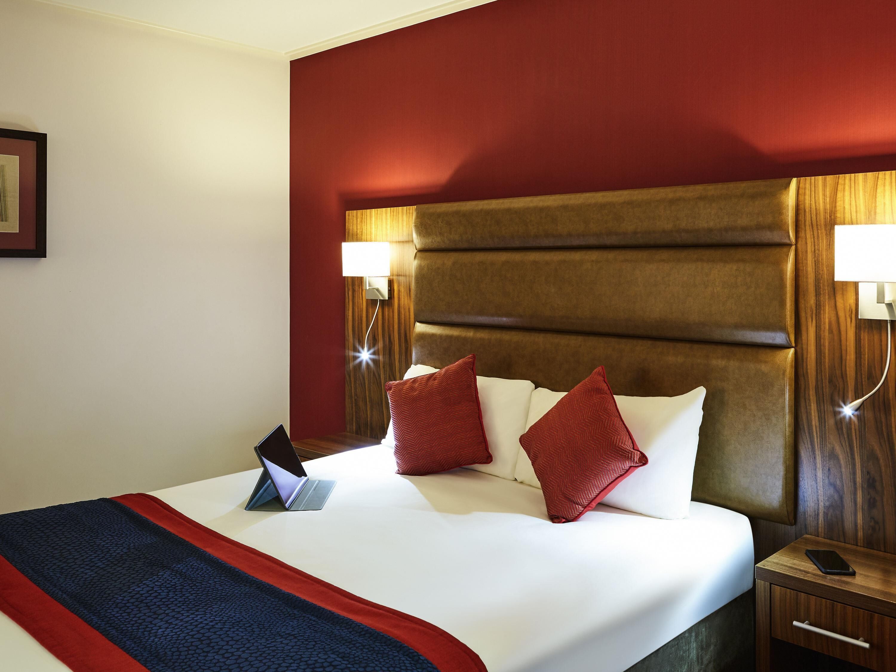Superior Double Room, 1 Double Bed | Premium bedding, in-room safe, individually furnished, desk