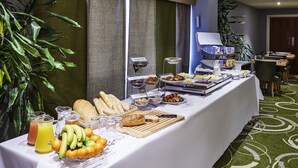 A breakfast buffet with various food items and beverages. - Mercure Newbury West Grange Hotel (Thatcham)