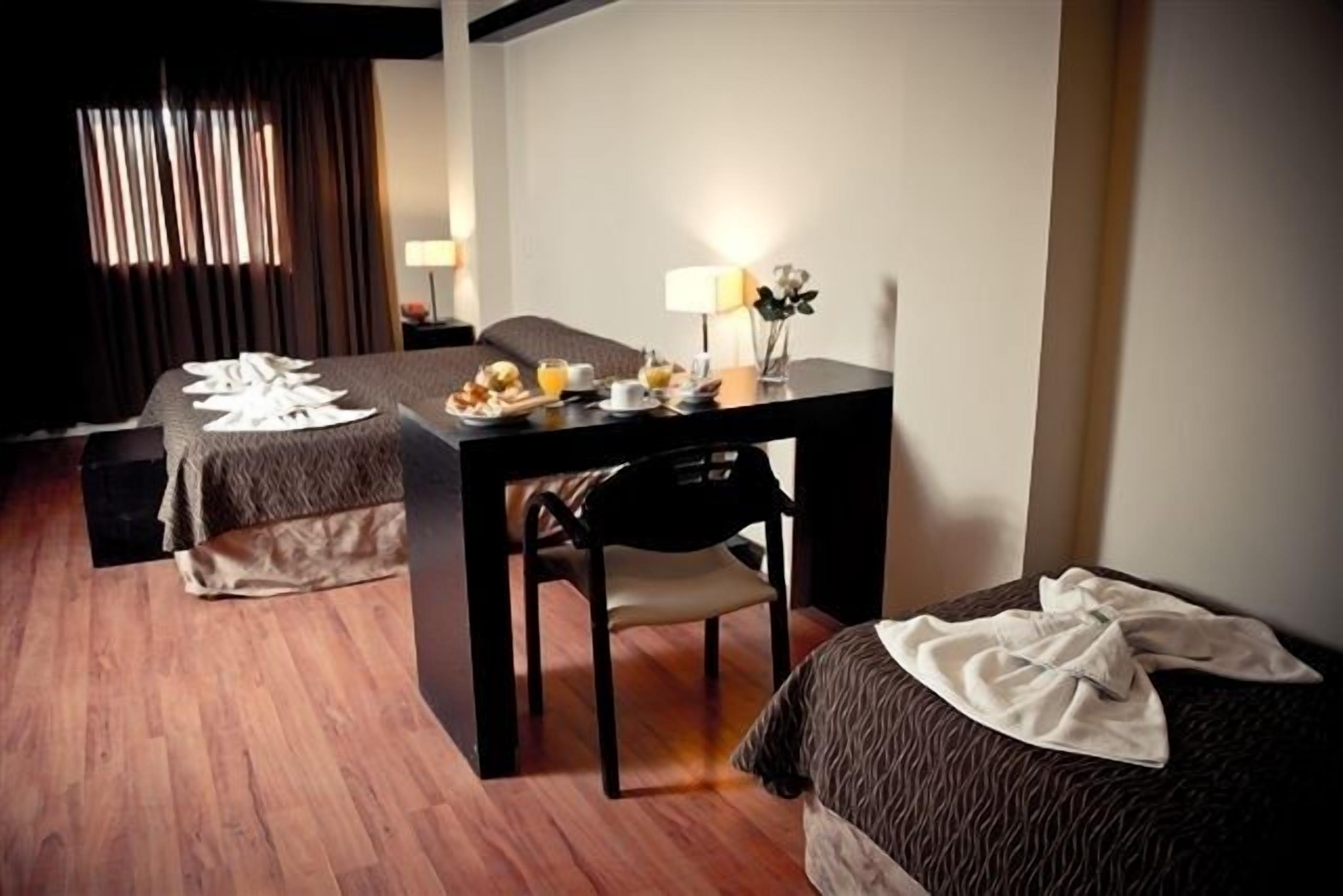 Triple Room | In-room safe, free WiFi, bed sheets
