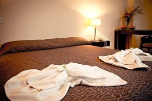 Double Room | In-room safe, free WiFi, bed sheets - Hotel del Fundador (Córdoba)