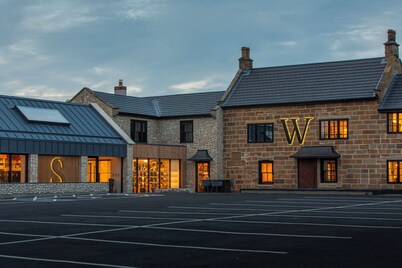 Wainstones Hotel