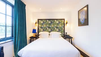 Double Room | Egyptian cotton sheets, desk, iron/ironing board, WiFi (free)