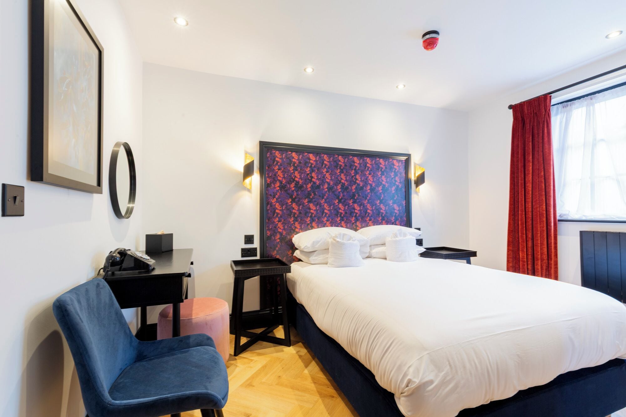 standard room | egyptian cotton sheets, desk, iron/ironing board, free wifi