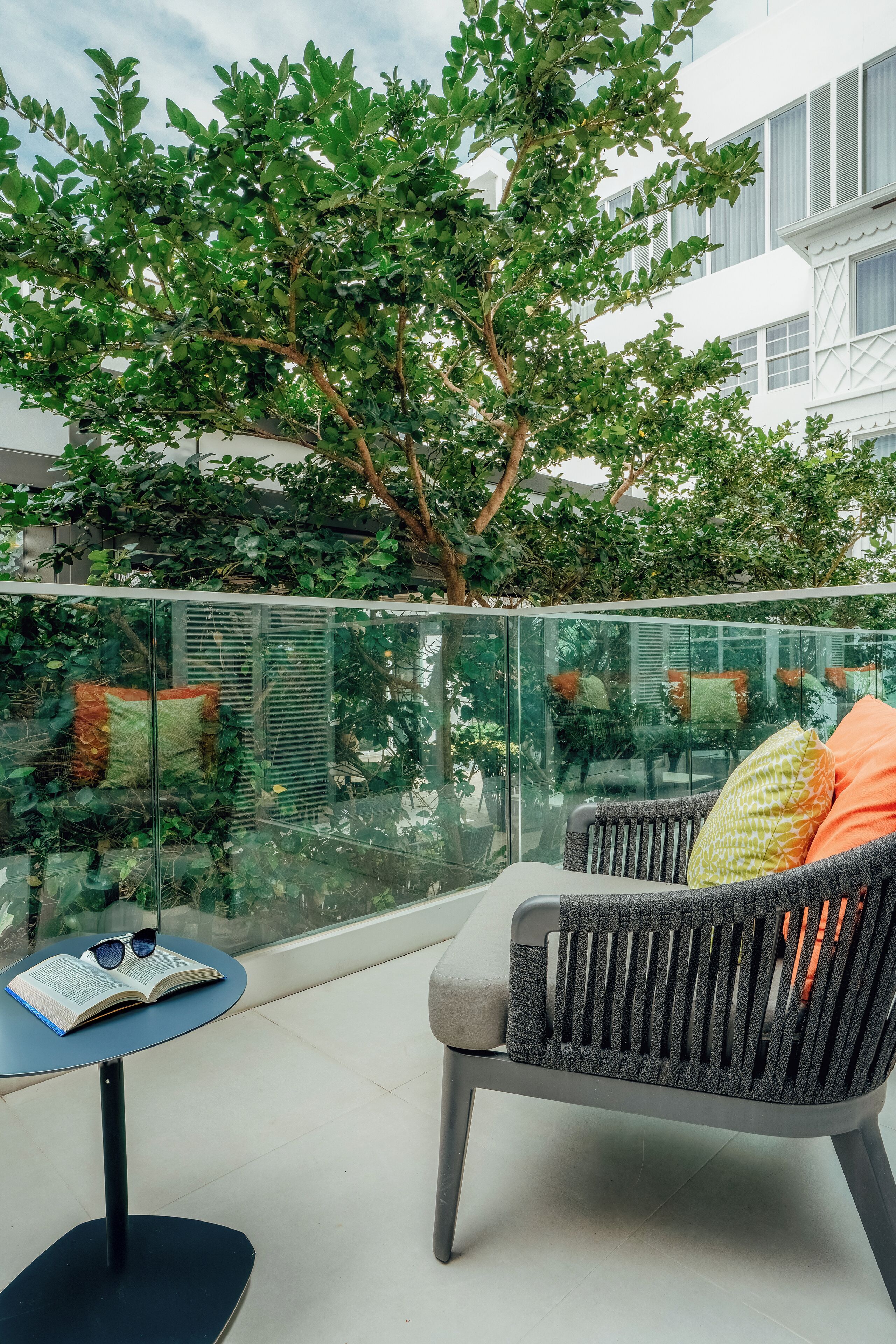 premium room, terrace (king) | premium bedding, down duvets, in-room safe, desk