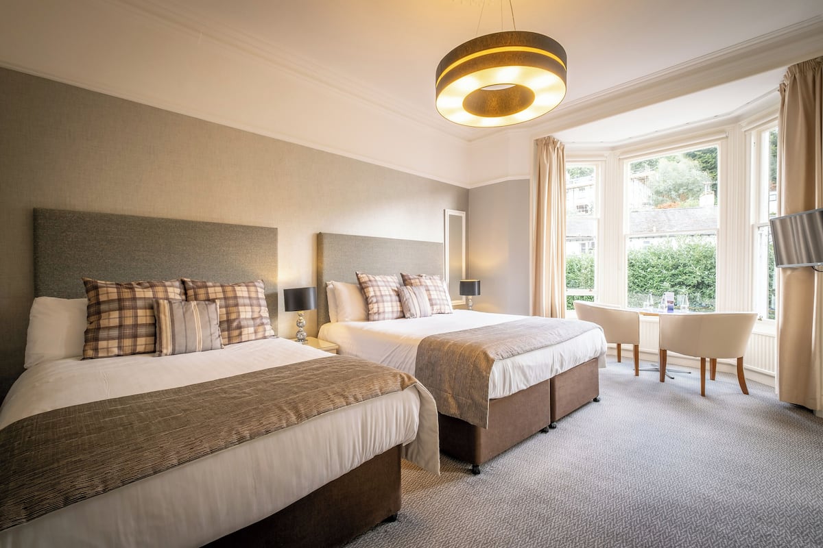 Family Quadruple Room, Non Smoking, Ensuite | Premium bedding, Select Comfort beds, desk, blackout drapes