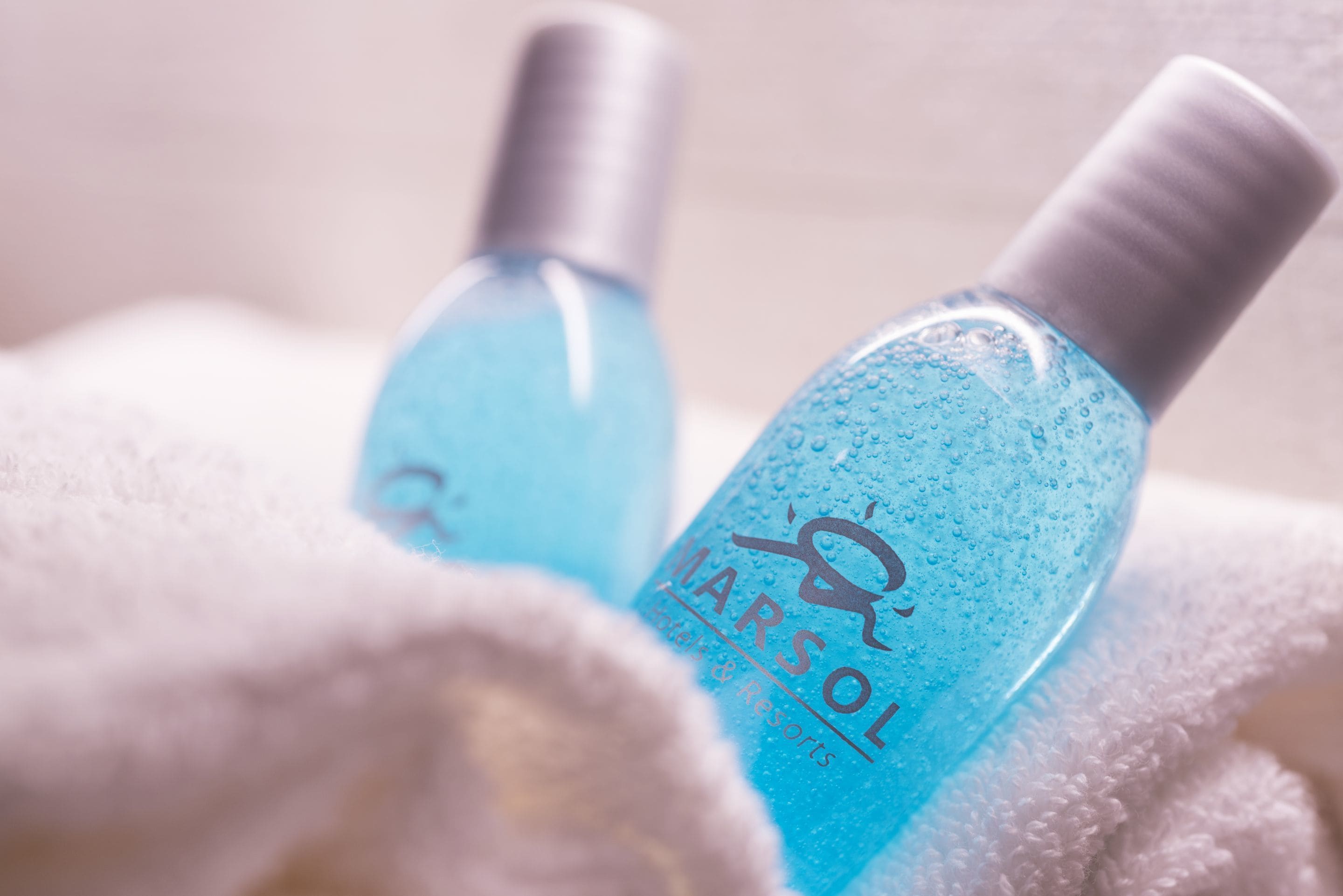 shower, rainfall showerhead, free toiletries, hair dryer