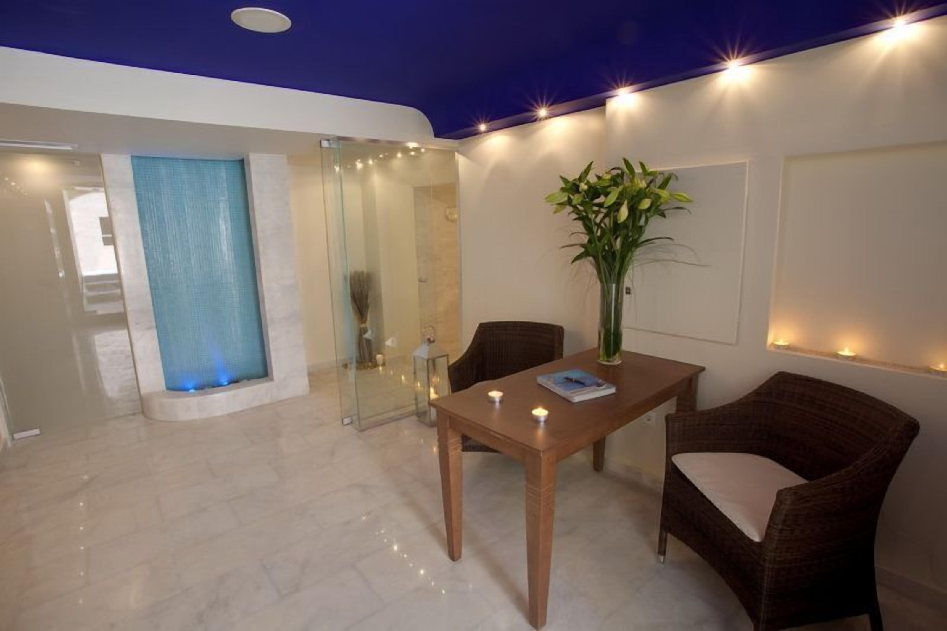 sauna, hot tub, turkish bath/hammam, body treatments, facials