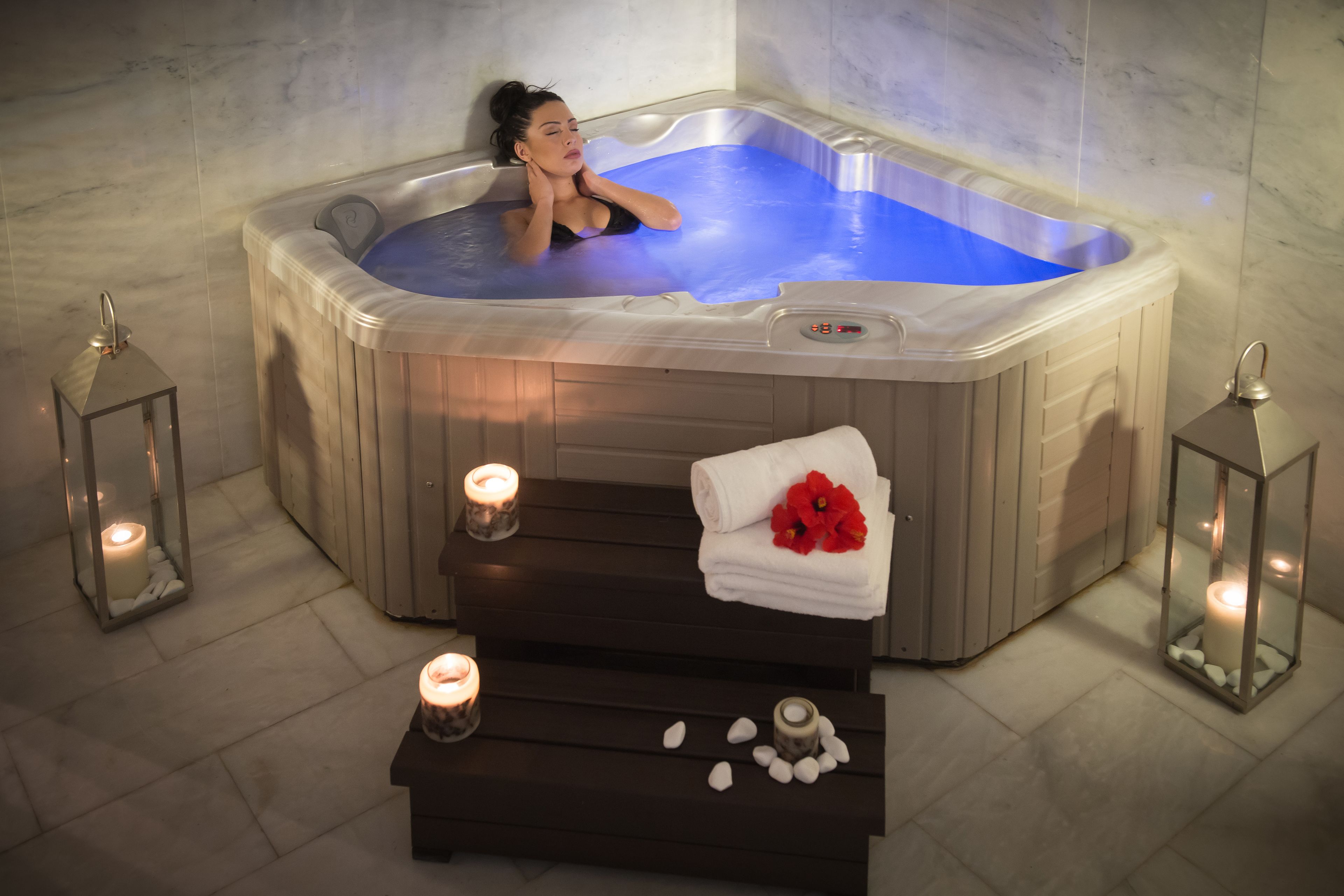 indoor spa tub