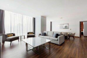 Premium Suite, 1 King Bed, Non Smoking | Living area - DoubleTree by Hilton Hotel Mexico City Santa Fe (Mexico City)