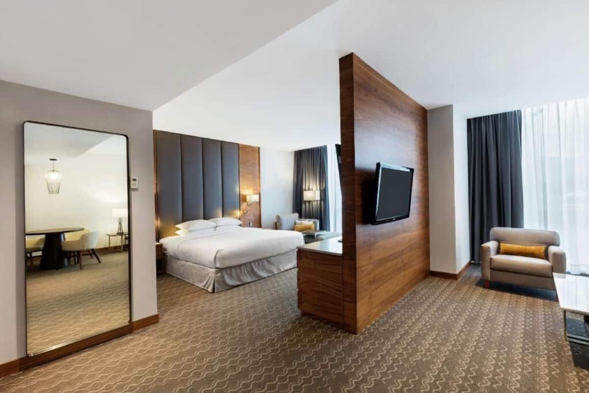 Minibar, in-room safe, desk, blackout drapes