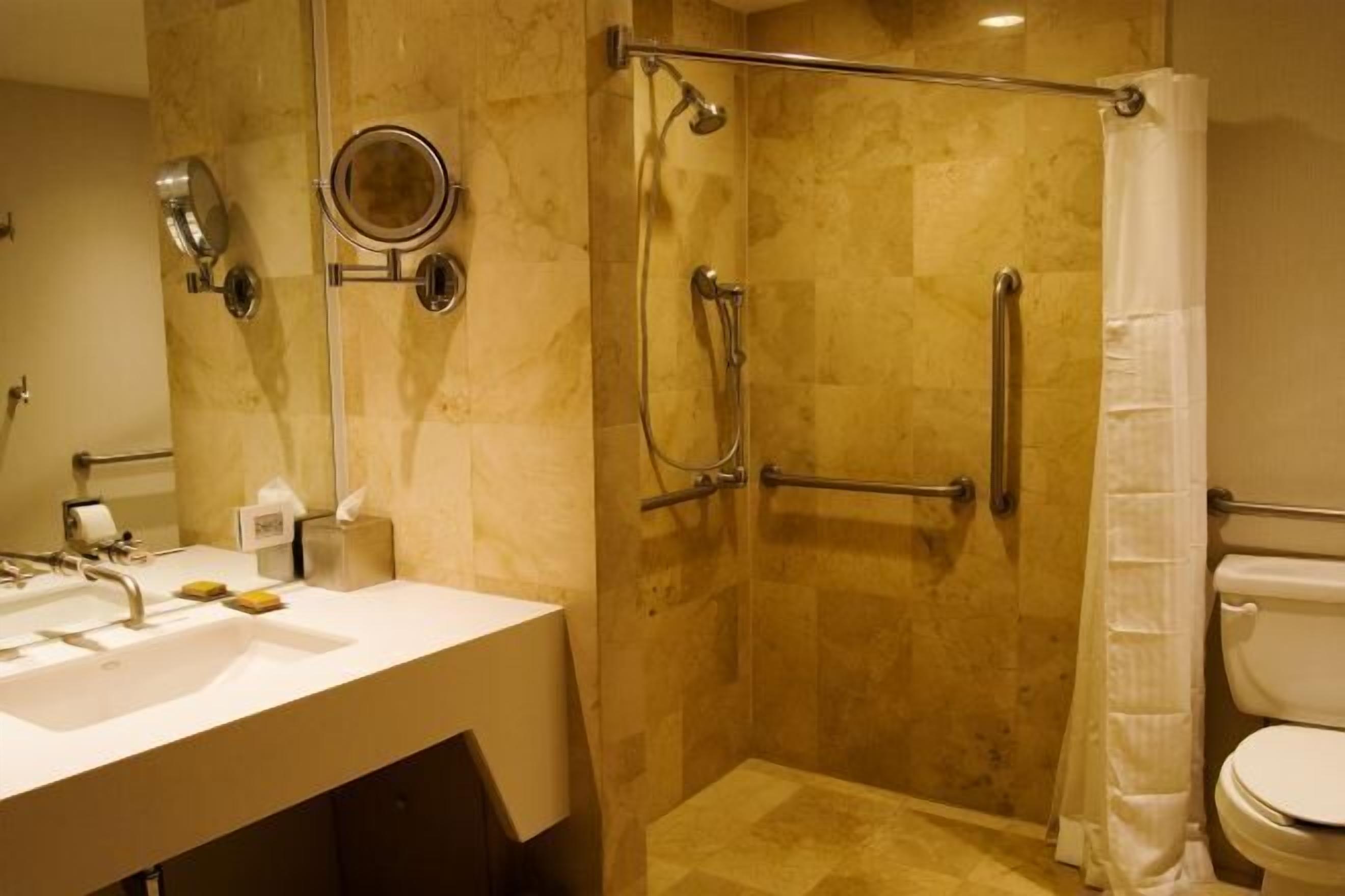 浴室 | 花灑/浴缸組合、浸缸、免費梳洗用品、風筒