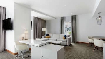 Premium Suite, 1 King Bed, Non Smoking, Terrace | 1 bedroom, minibar, in-room safe, desk