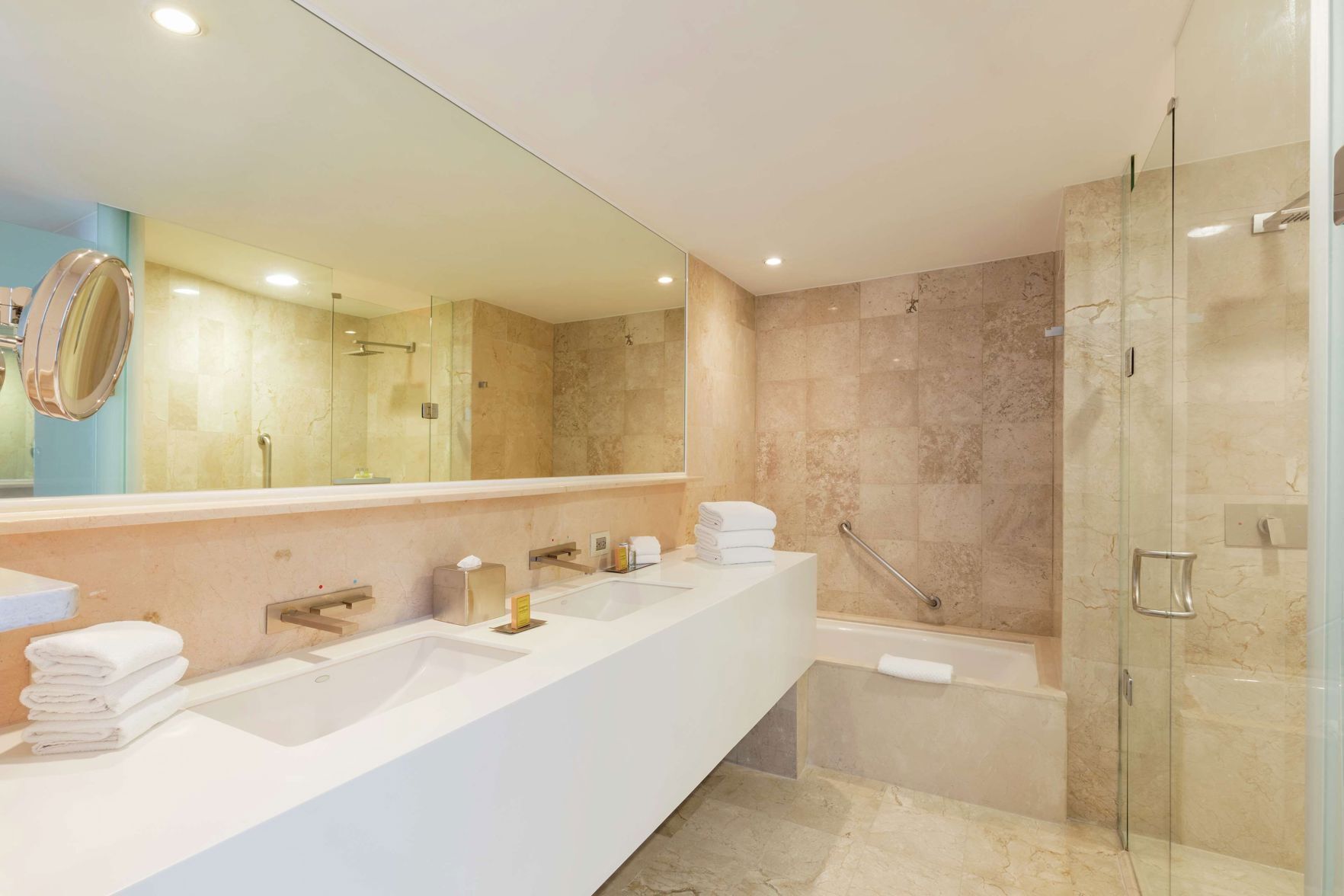 Salle de bain | Ensemble baignoire-douche, baignoire profonde