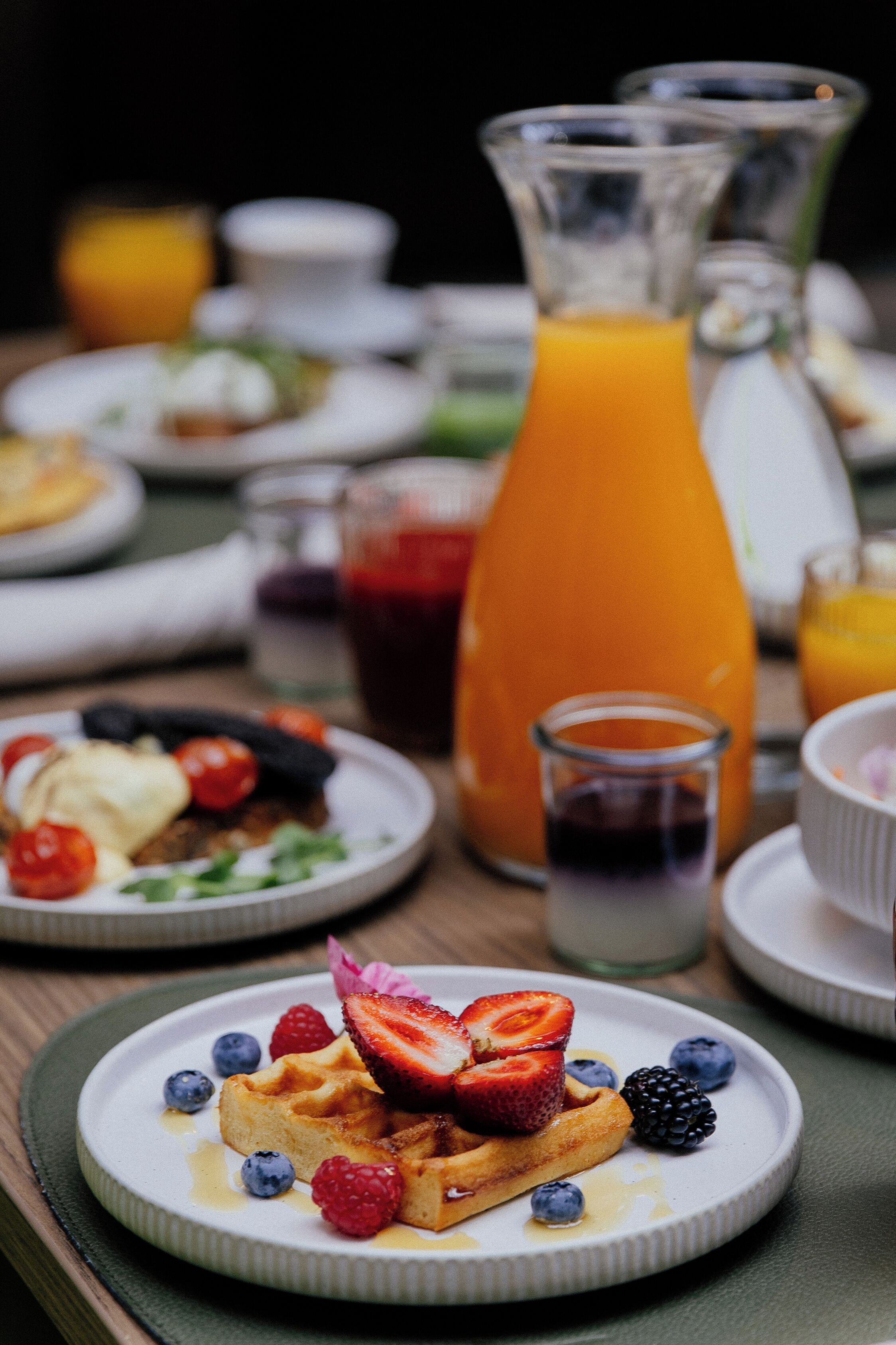 daily buffet breakfast (eur 25 per person)