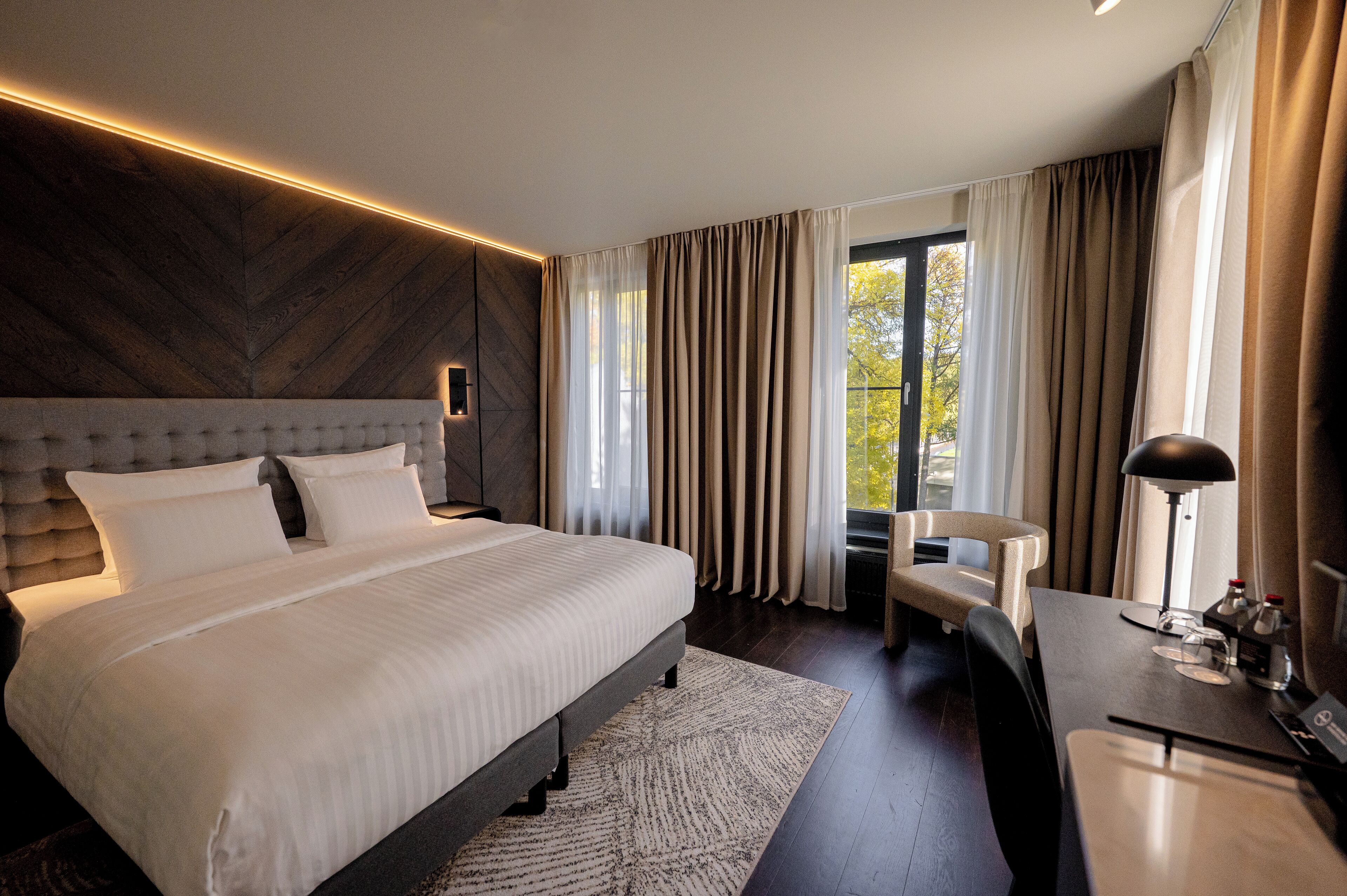 Superior Room, 1 King Bed (Premium) | Minibar, in-room safe, desk, blackout drapes