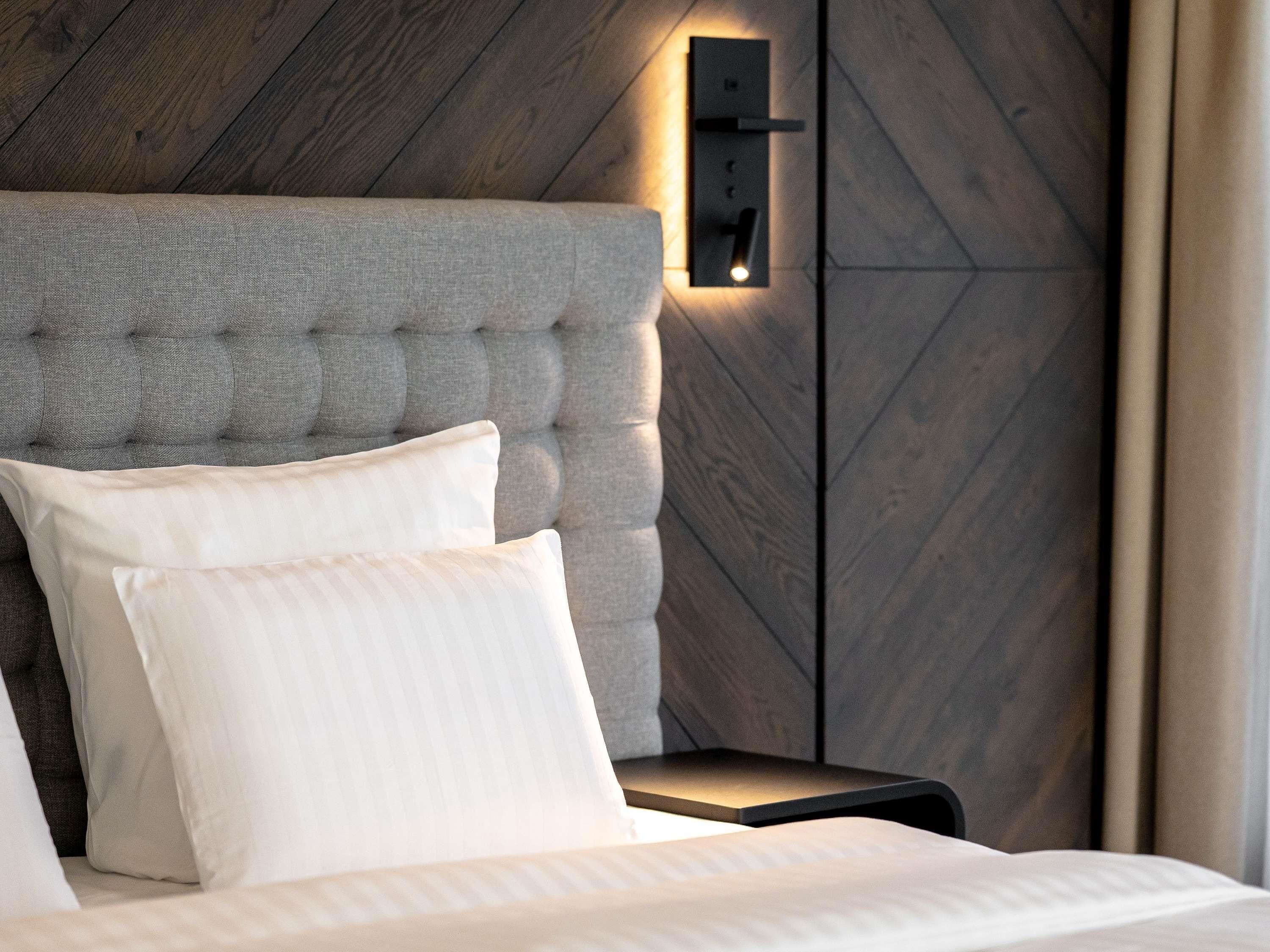 Presidential-sviitti, useita sänkyjä | Minibaari, tallelokero huoneessa, työpöytä, pimennysverhot