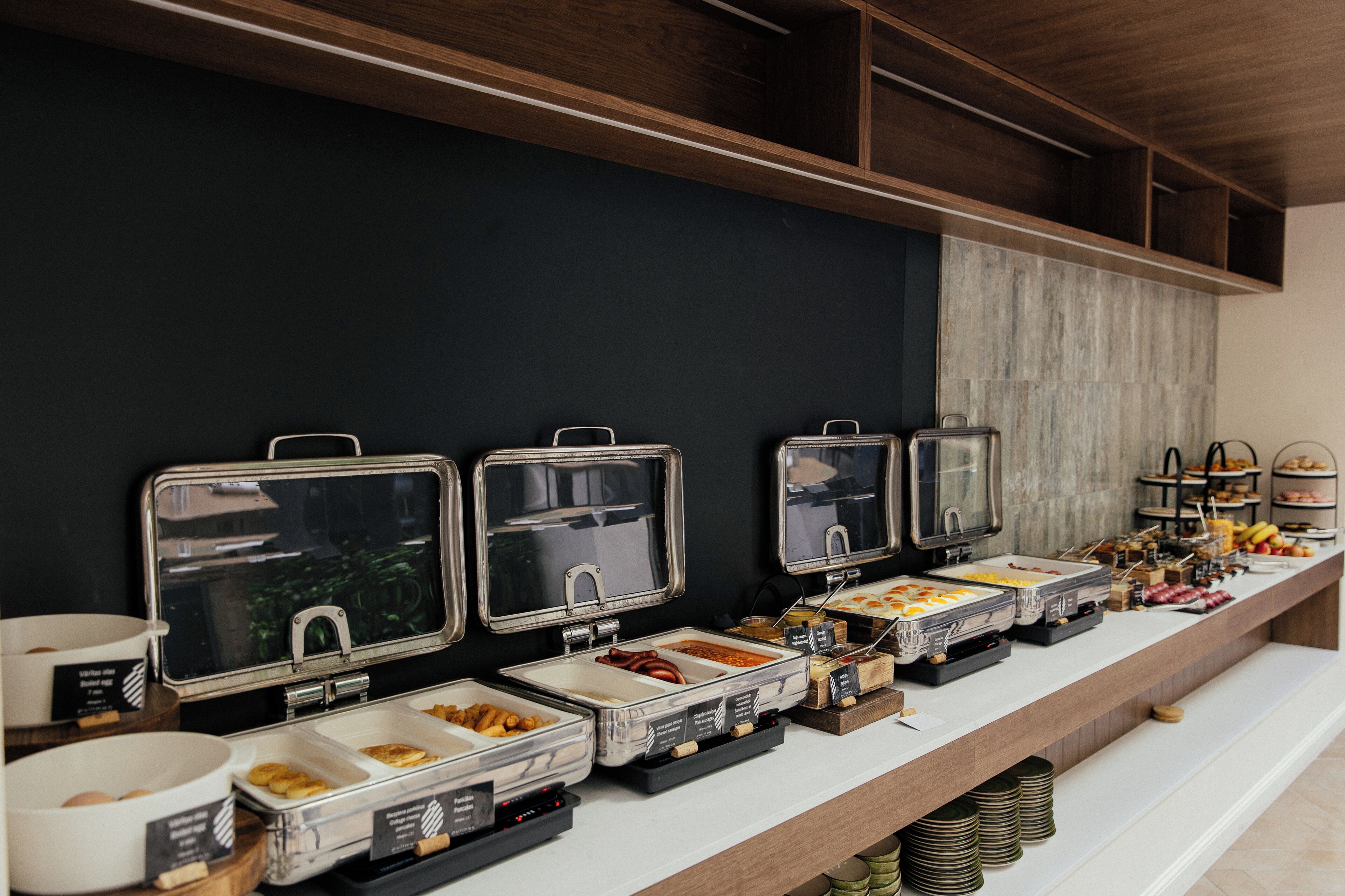 daily buffet breakfast (eur 25 per person)