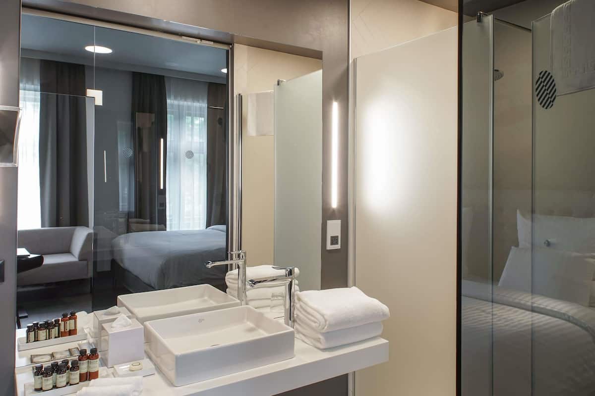 Minibar, in-room safe, desk, blackout curtains
