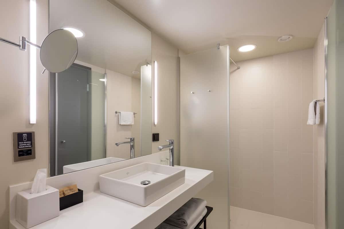 Minibar, in-room safe, desk, blackout drapes