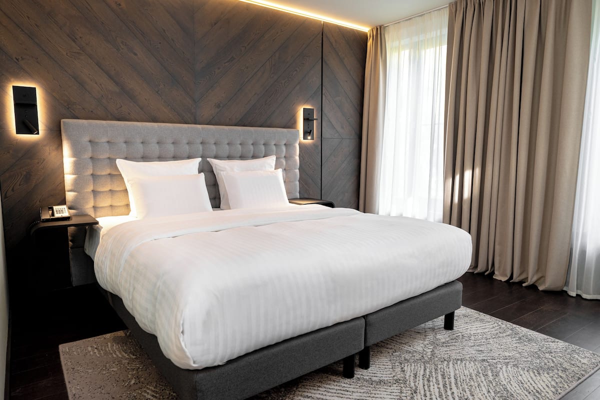 Superior Room, 1 King Bed