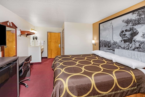 Super 8 by Wyndham Kinder/Coushatta near Casino