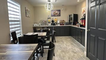 Free daily on-the-go breakfast