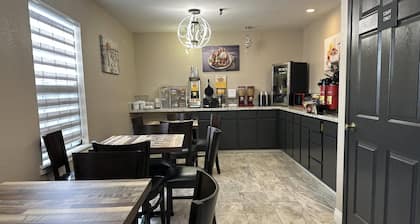 Super 8 by Wyndham Kinder/Coushatta near Casino