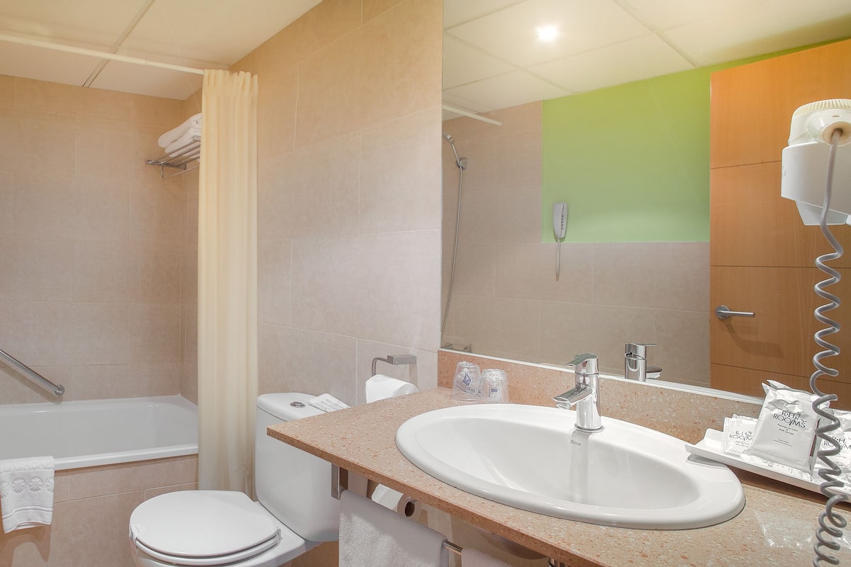 1 bedroom, minibar, in-room safe, desk