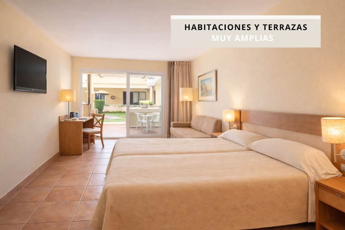 Minibar, pengeskab på værelset, skrivebord, mørklægningsgardiner