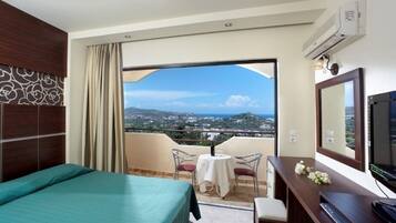 Standard-Doppelzimmer | Individuell dekoriert, individuell eingerichtet, Schreibtisch