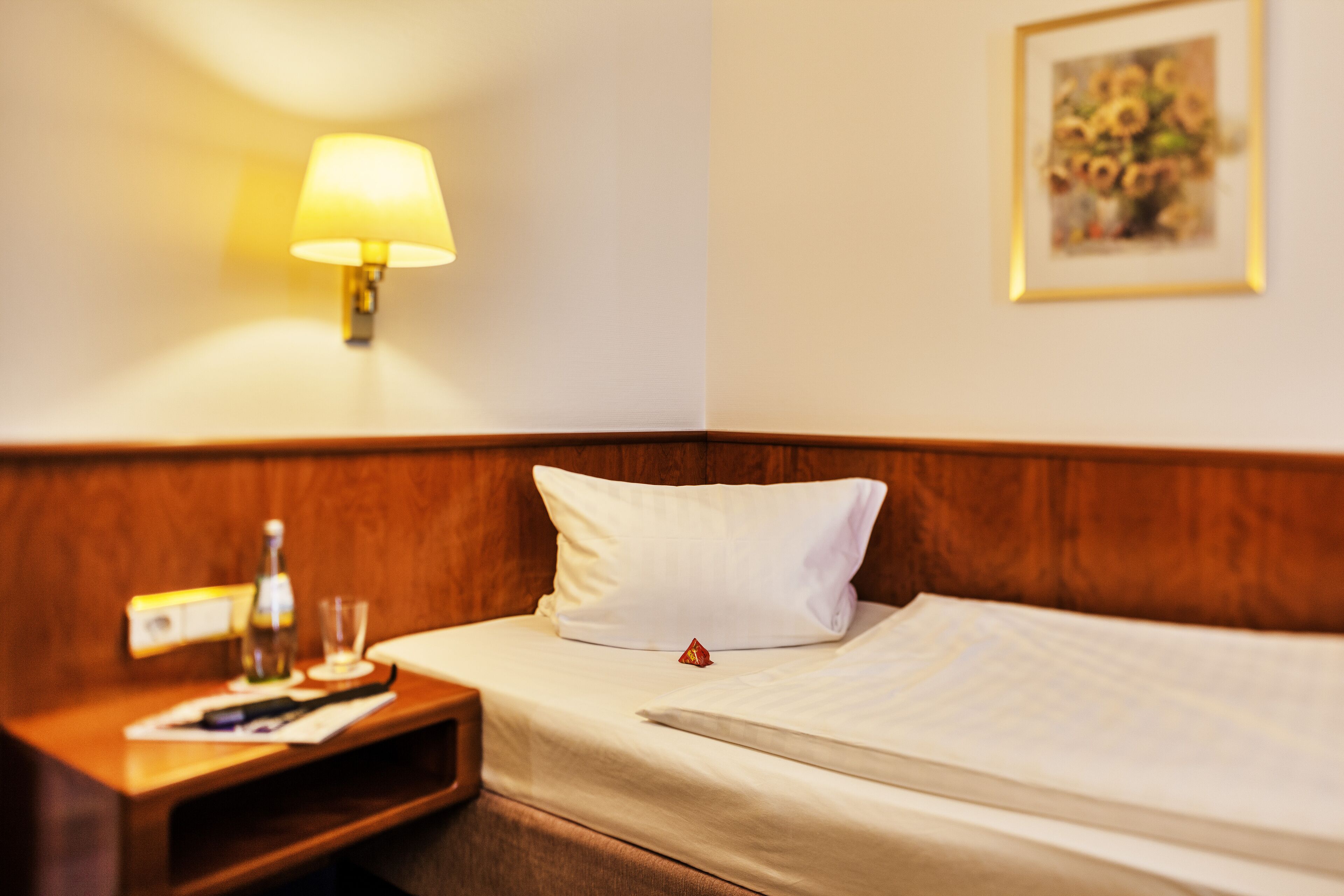 comfort single room | hypo-allergenic bedding, desk, laptop workspace, blackout curtains