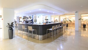 Bar (on property) - Garbi Park Lloret Hotel (Lloret de Mar)