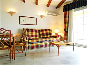 Standard Apartment, 2 Bedrooms | Living room | Flat-screen TV - Ona Aldea del Mar (Torrevieja)