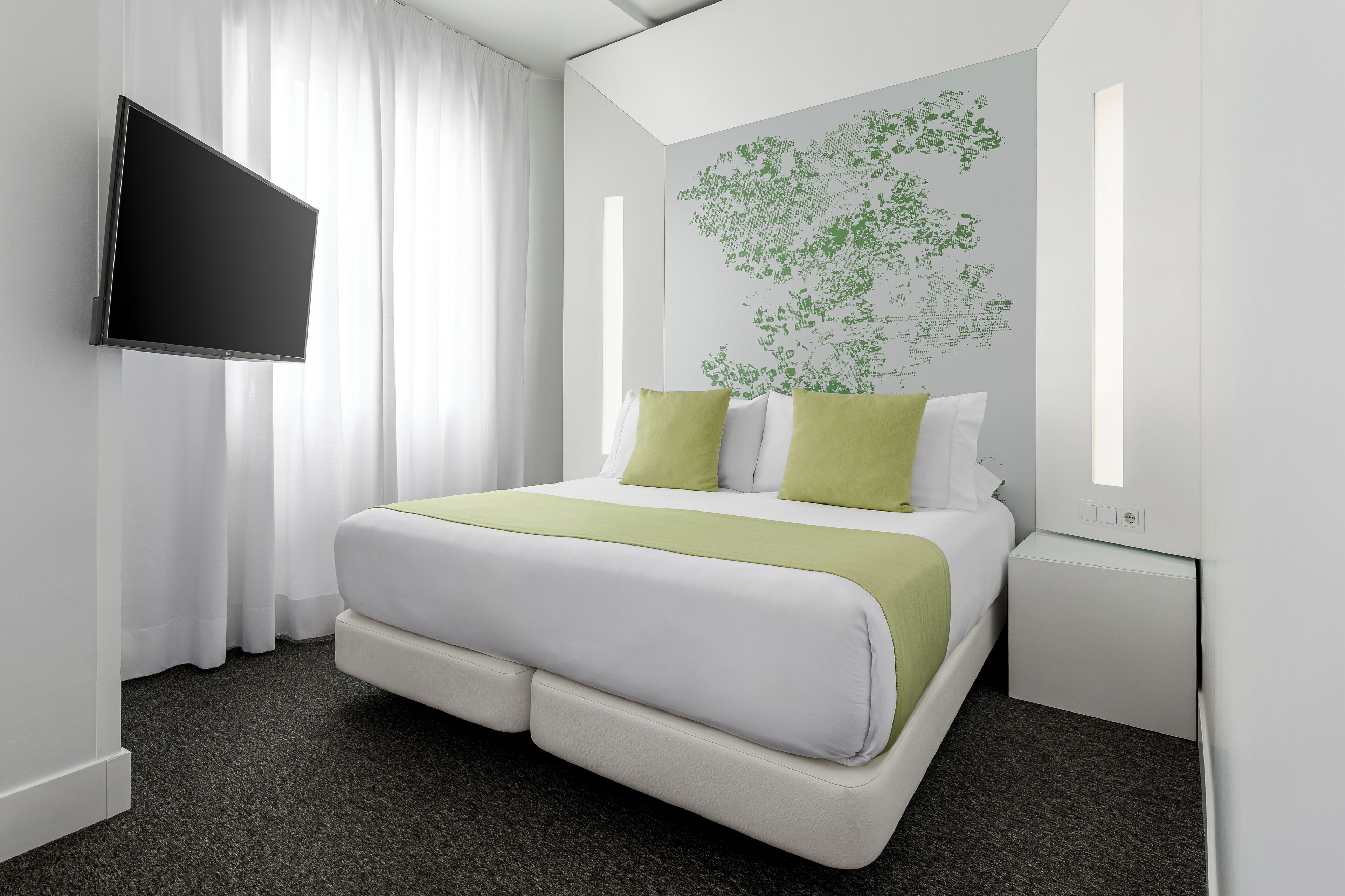 Minibar, in-room safe, desk, soundproofing