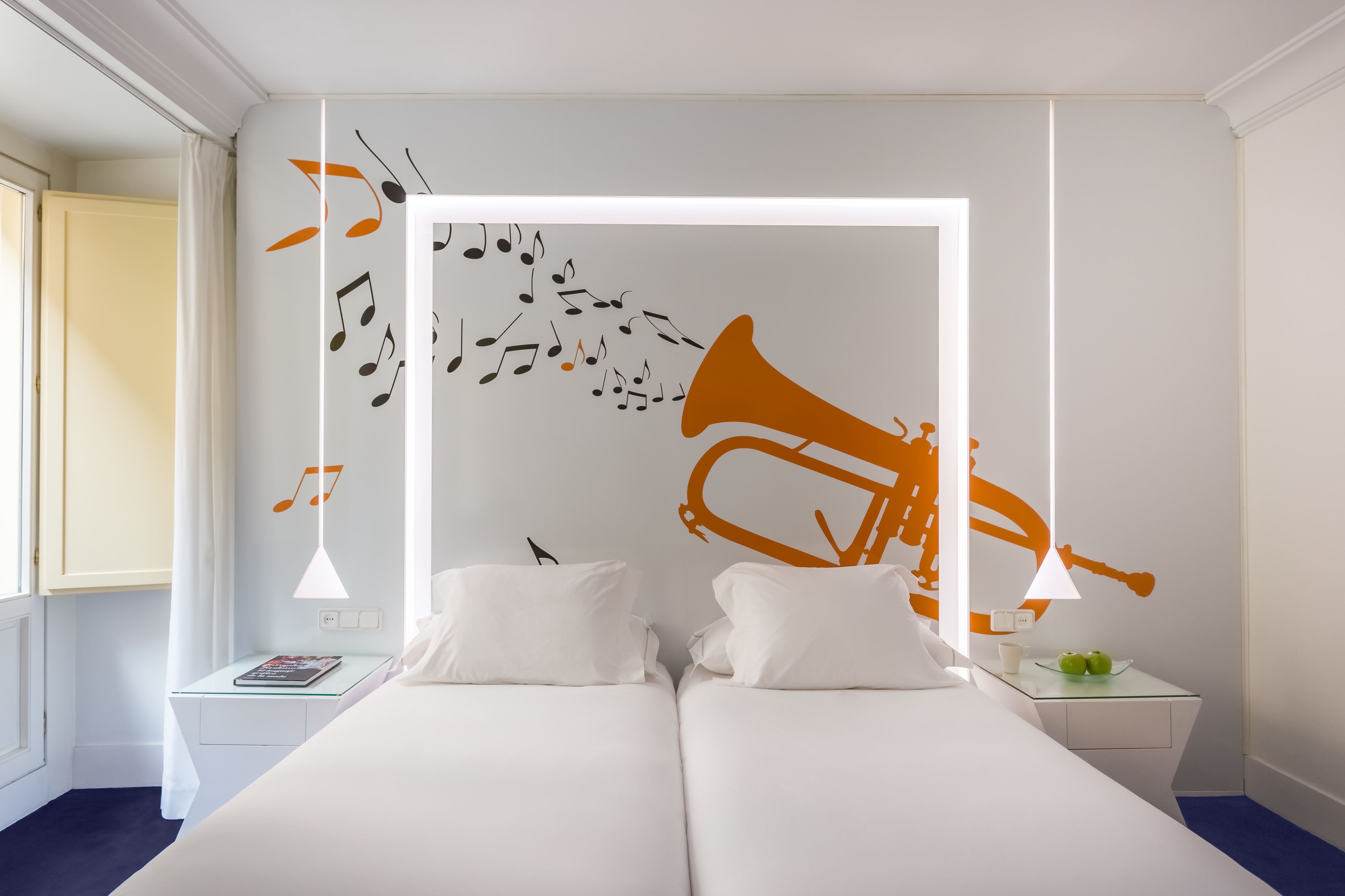 executive room, 1 king bed | minibar, in-room safe, desk, soundproofing