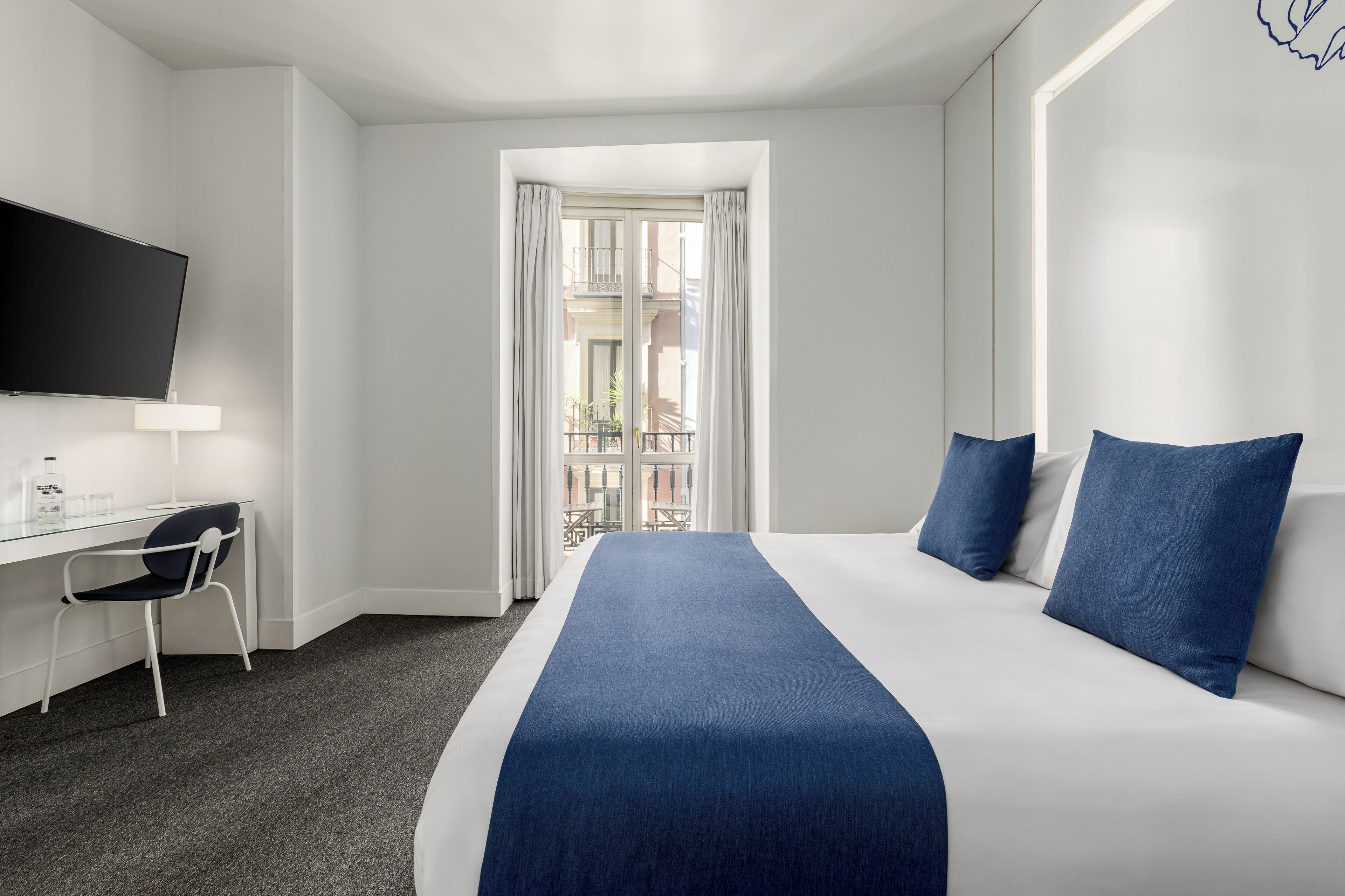 Minibar, in-room safe, desk, soundproofing