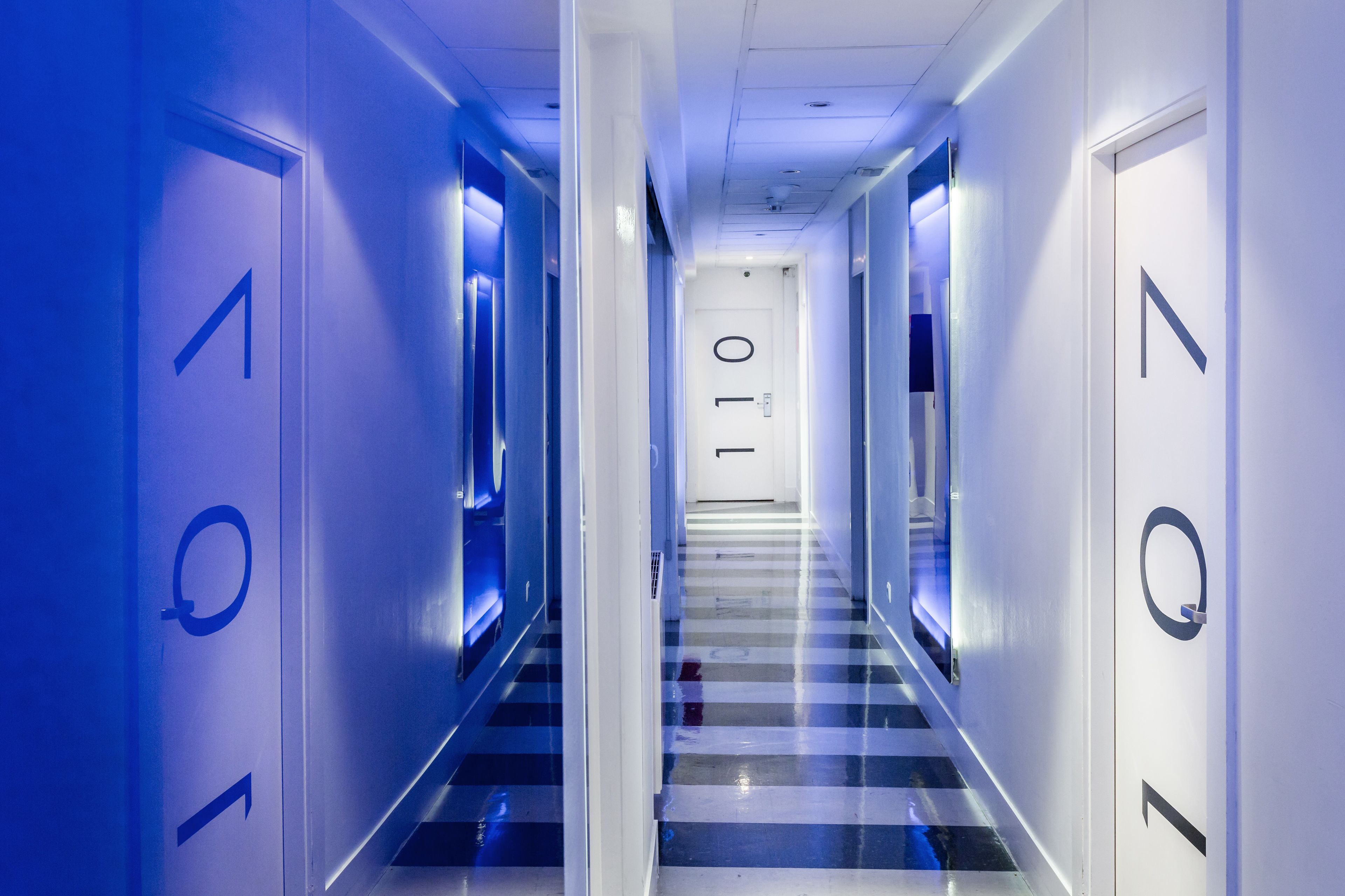 single room | minibar, in-room safe, desk, soundproofing