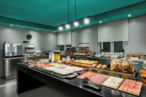 Daily buffet breakfast for a fee - Room Mate Mario, Madrid (Madrid)