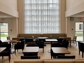 Dagelijks ontbijtbuffet inbegrepen