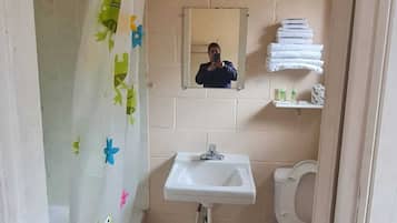 Room, 2 Queen Beds, Non Smoking | Bathroom