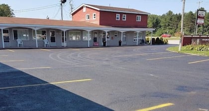 Skyways Motel Muskoka Gravenhurst ON 11
