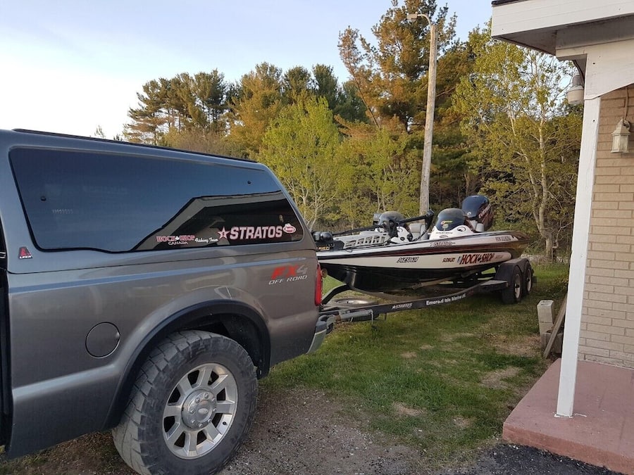 Tempat letak kenderaan sendiri percuma