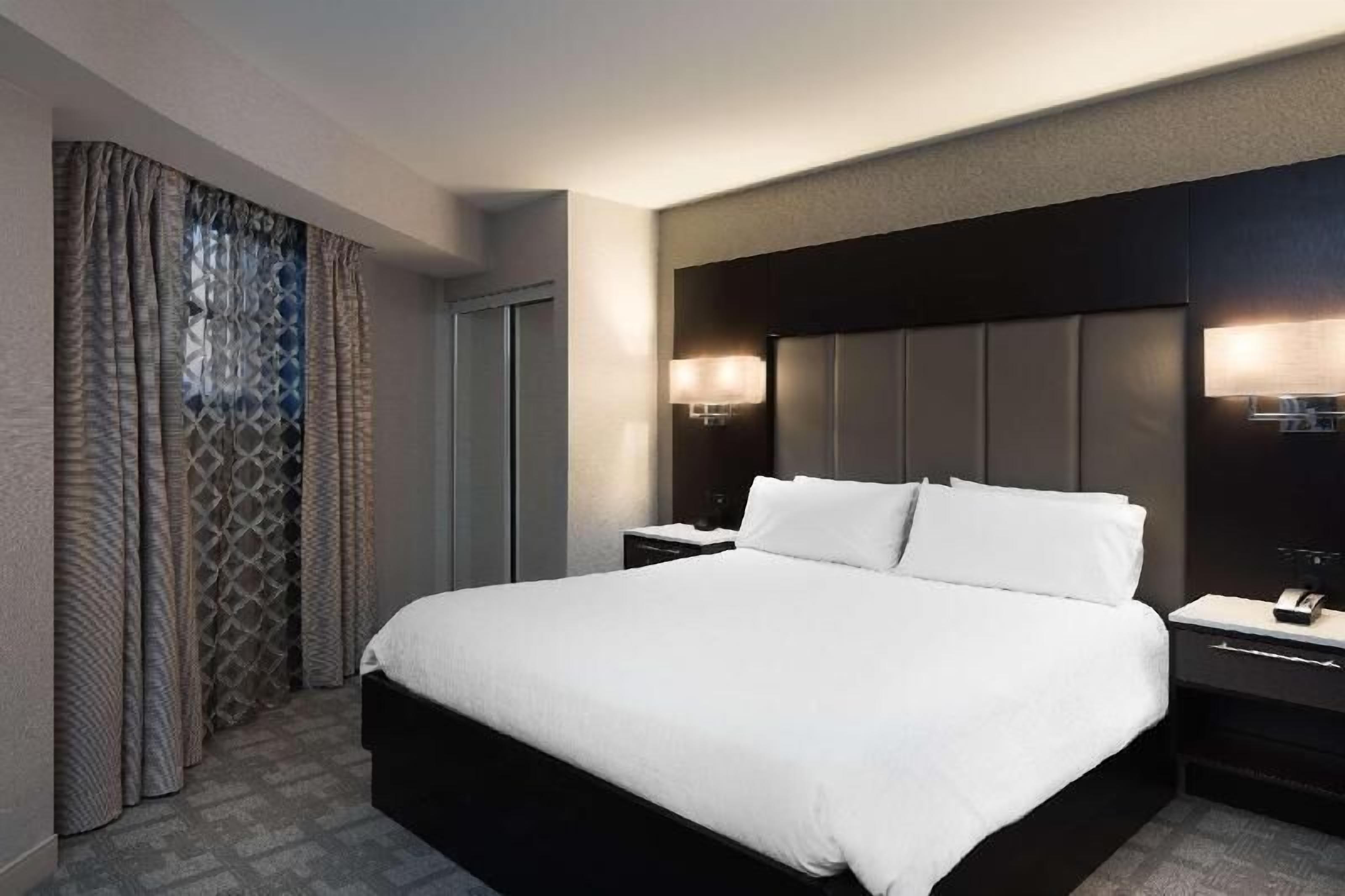 Premium bedding, pillowtop beds, in-room safe, desk