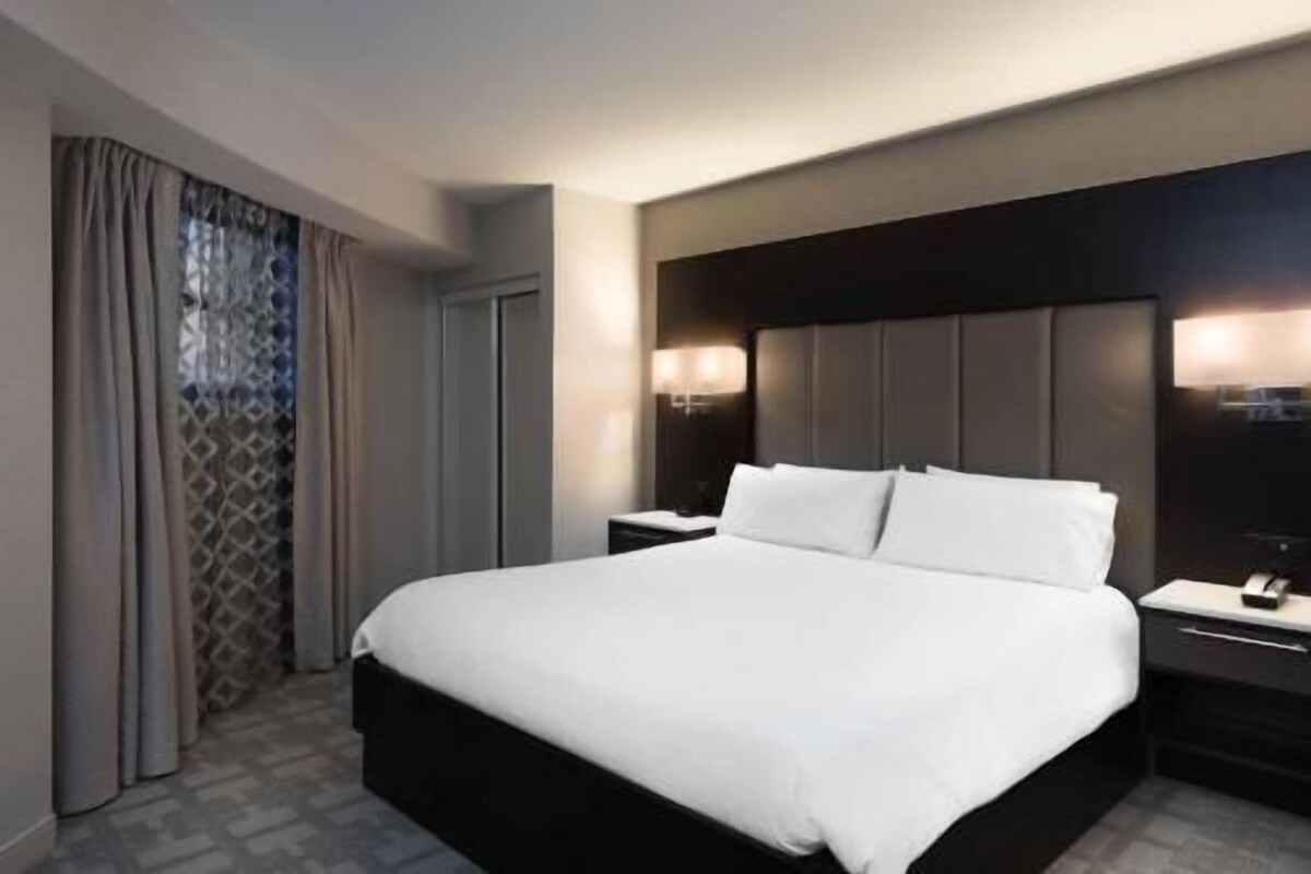 Ropa de cama de alta calidad y camas con pillow-top 