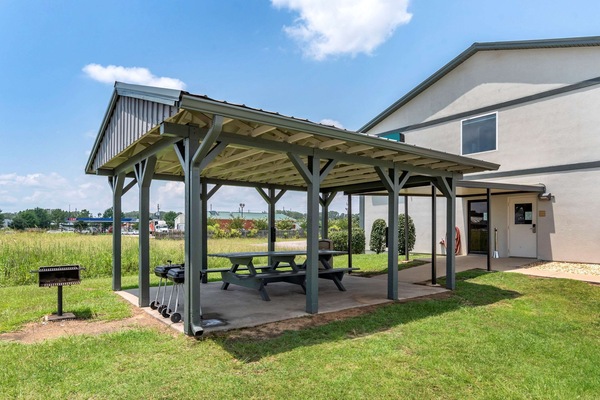 Grill-/Picknickplatz