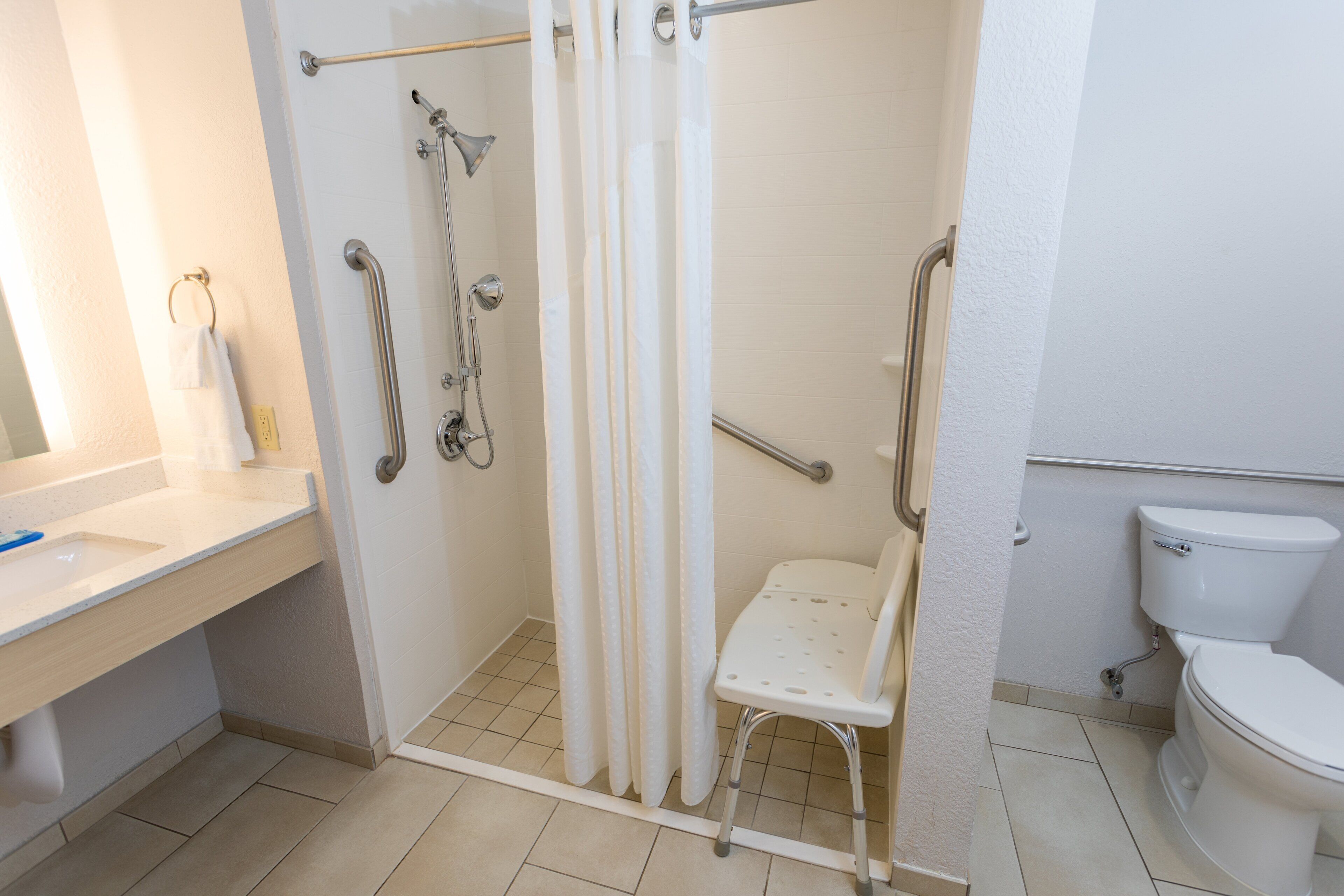 1 bedroom, premium bedding, pillow-top beds, desk