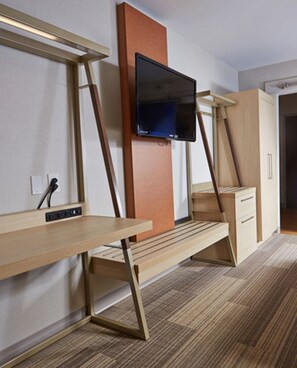 Chambre Standard | Literie de qualité supérieure, surmatelas, bureau