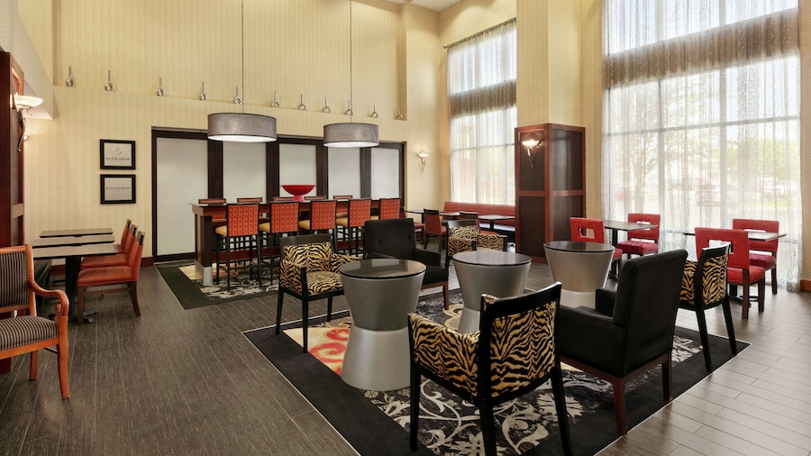 Hampton Inn & Suites Lawton