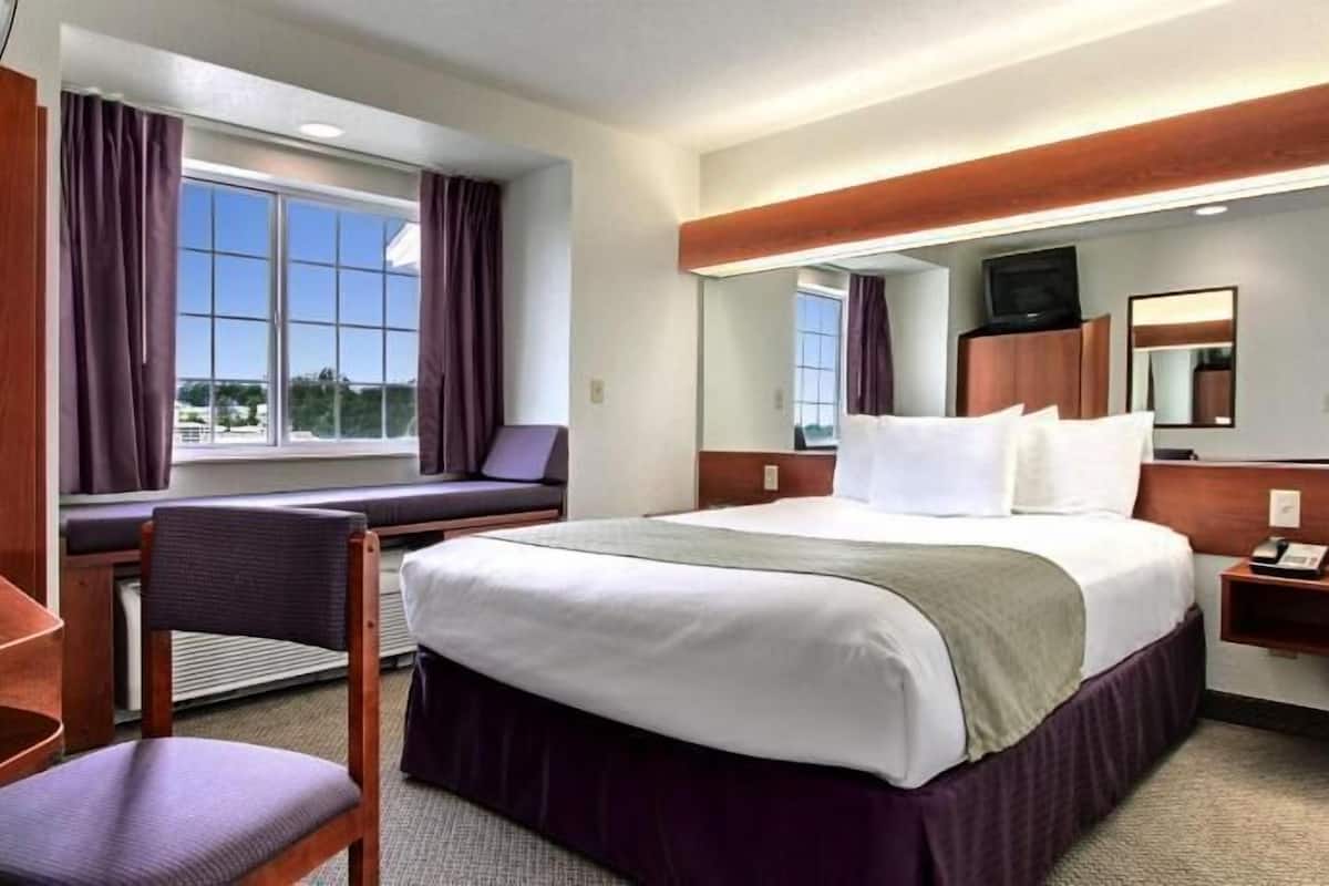 In-room safe, desk, iron/ironing board, free cribs/infant beds