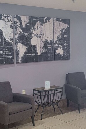 Lobby - Microtel Inn & Suites by Wyndham Gardendale/Birmingham North (Gardendale)